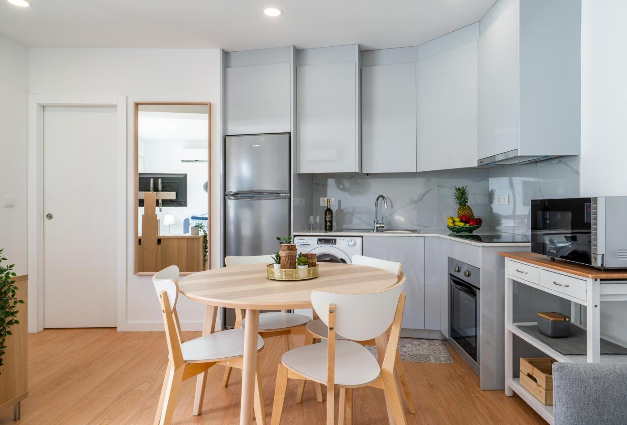 דירות פורטו Host Wise - Comfy Sunny Flat - Prime Location חדר תמונה